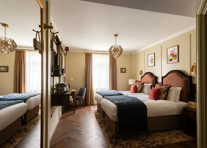 Coach & Horses Hotel